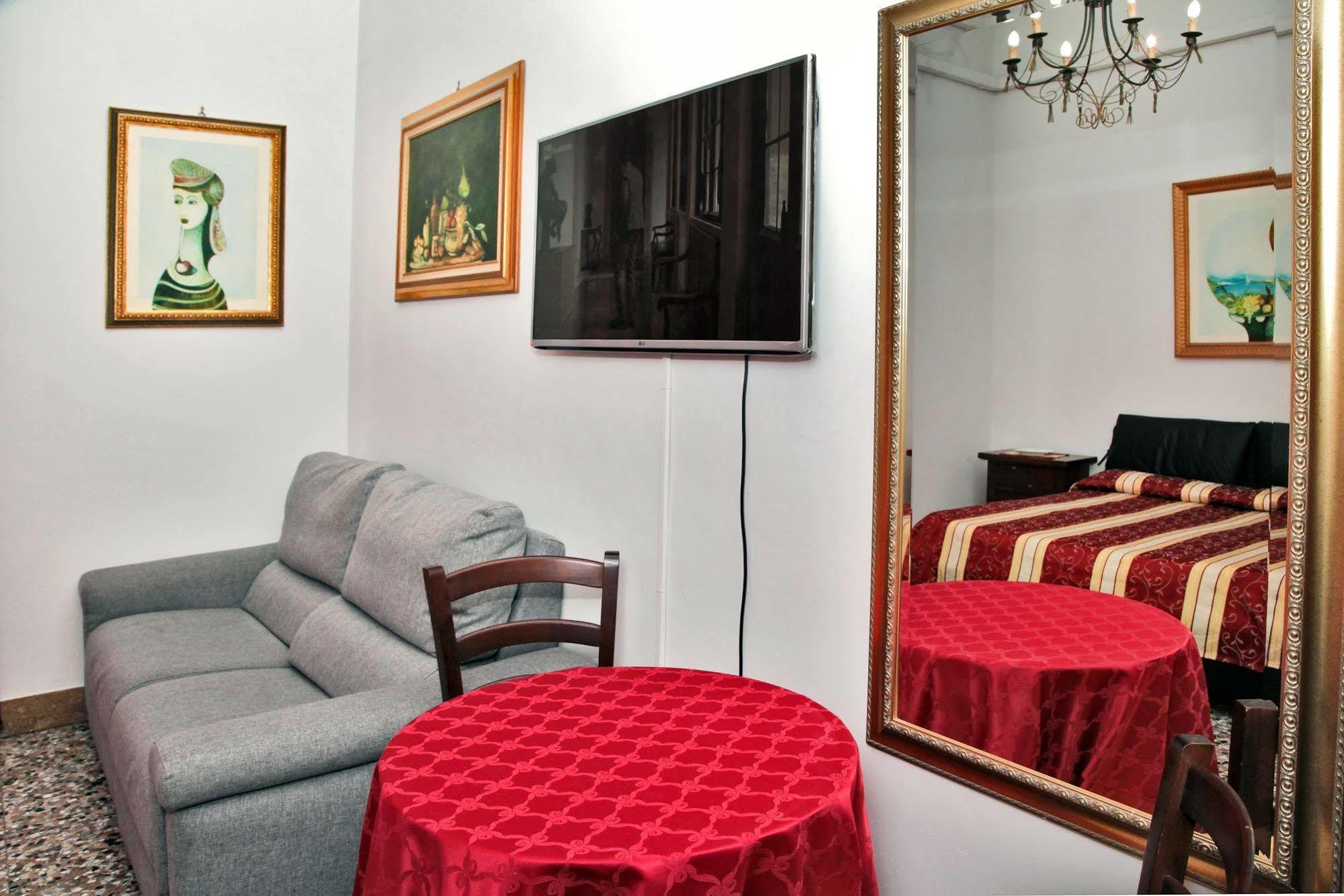 Crispi Rooms CTA Exteriér fotografie